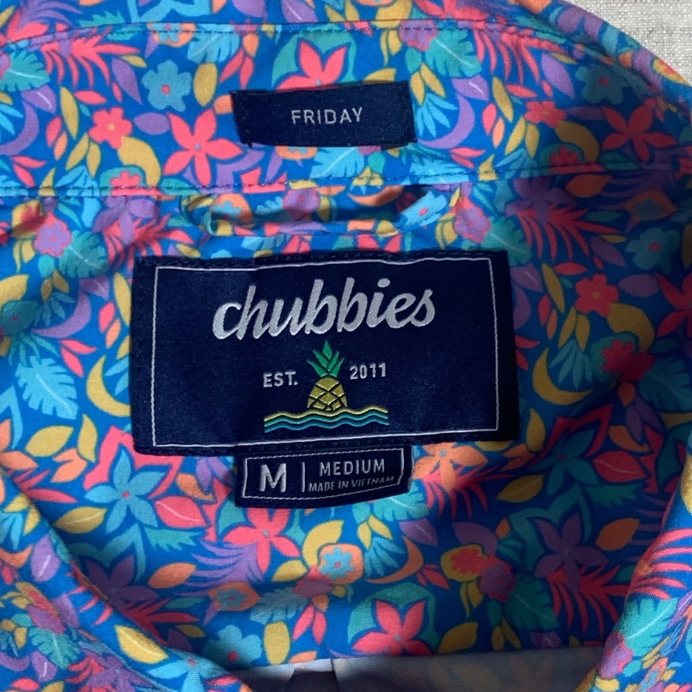 Chubbies Floral Button Down Mens Medium Blue Pink Excellent Short Sleeve Stretch - Picture 6 of 9